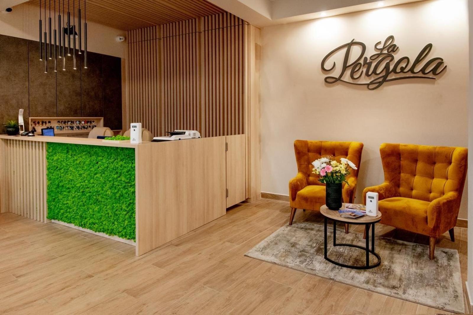 La Pergola & Prestige Panzio Hotel Kaposvar Ngoại thất bức ảnh